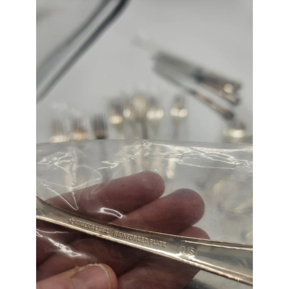 Lot Of 19 Pieces Rogers And Bro Flatware